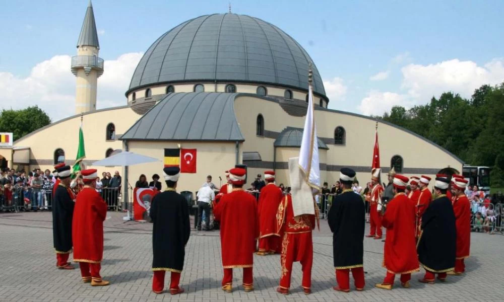 Τούρκοι απειλούν Βέλγους πολιτικούς με βιασμό και θάνατο!